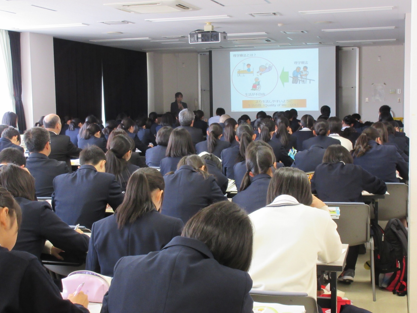 高校生の保健学科訪問